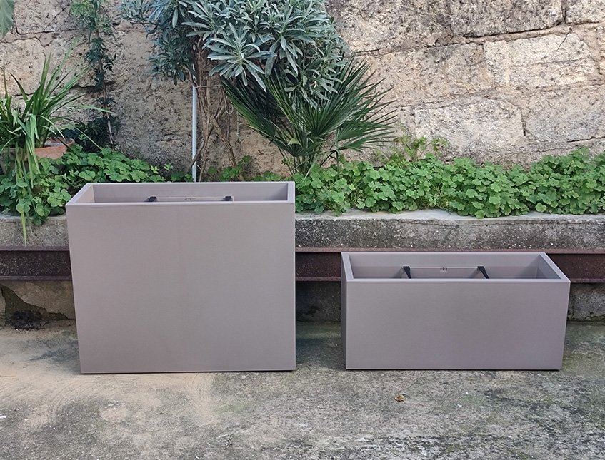 Fioriera retta H 65 Tortora - Sconti per Fioristi e Aziende . - in ABS