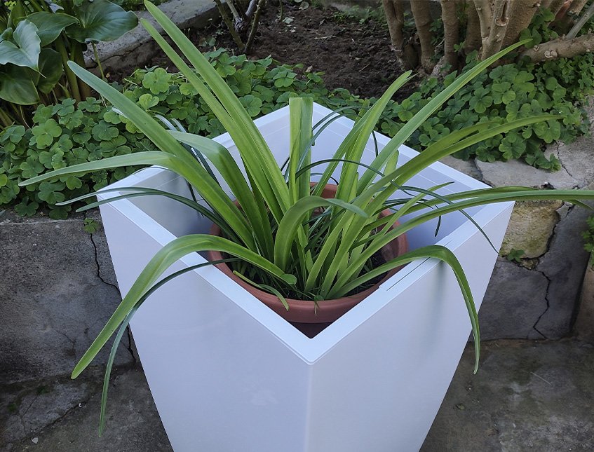 Vaso Infinity H 70 Bianco - Sconti per Fioristi e Aziende . - in ABS