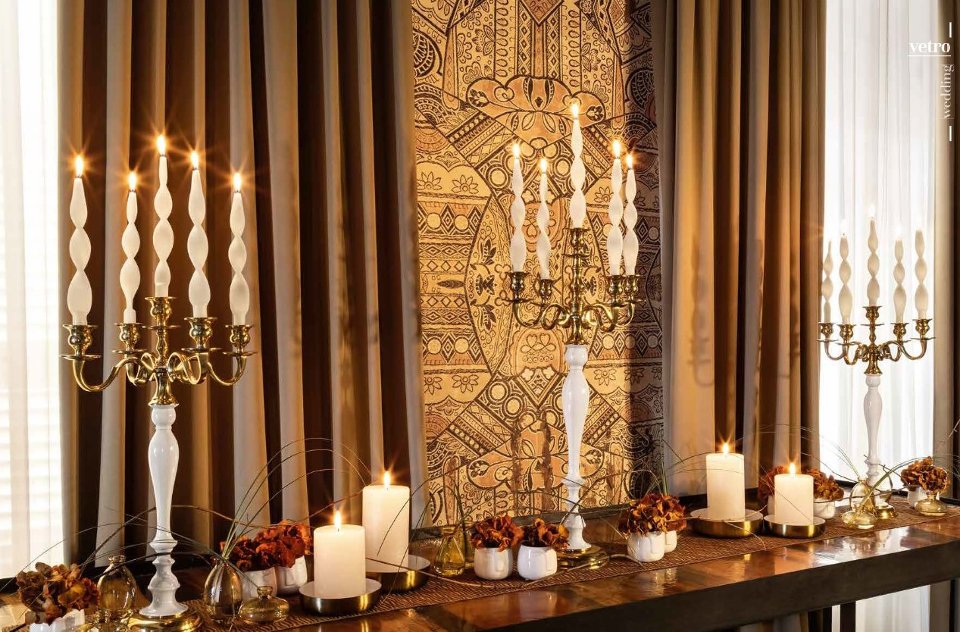 Candelabro in alluminio H 76 - Sconti per Fioristi e Aziende . - A 5 fuochi Bianco e Oro