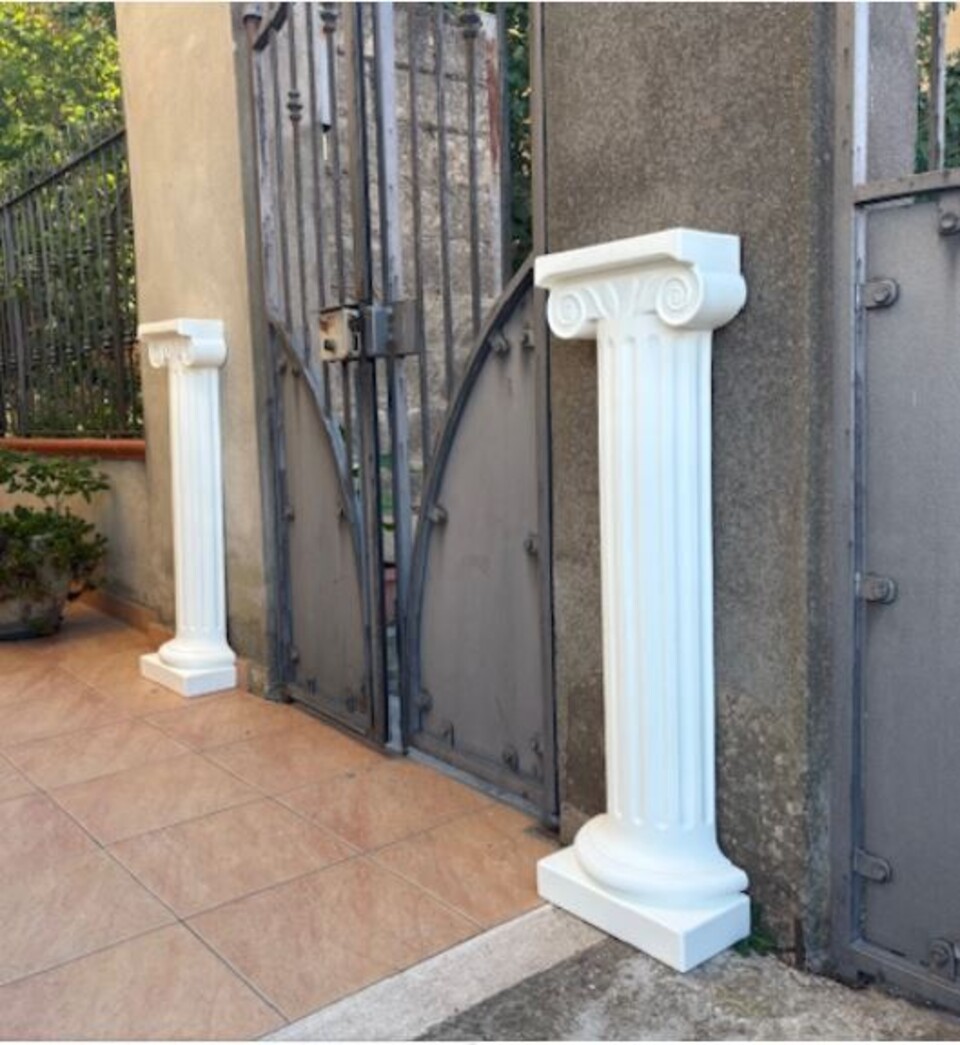 Coppia Mezze Colonne in plastica - Sconti per Fioristi e Aziende - Misure H 50/70/100