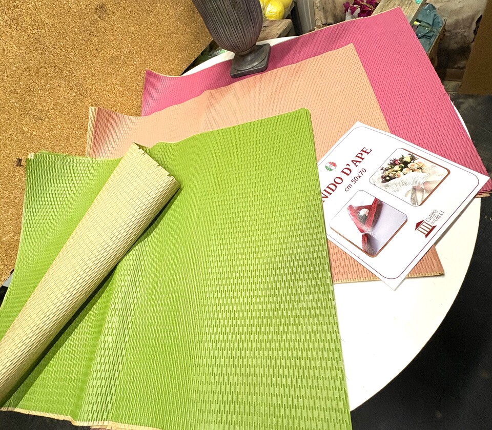 Fogli Alveare in carta cm. 50X70 T.U. - Sconti per Fioristi e Aziende - Nido d'Ape conf. x 25 fogli