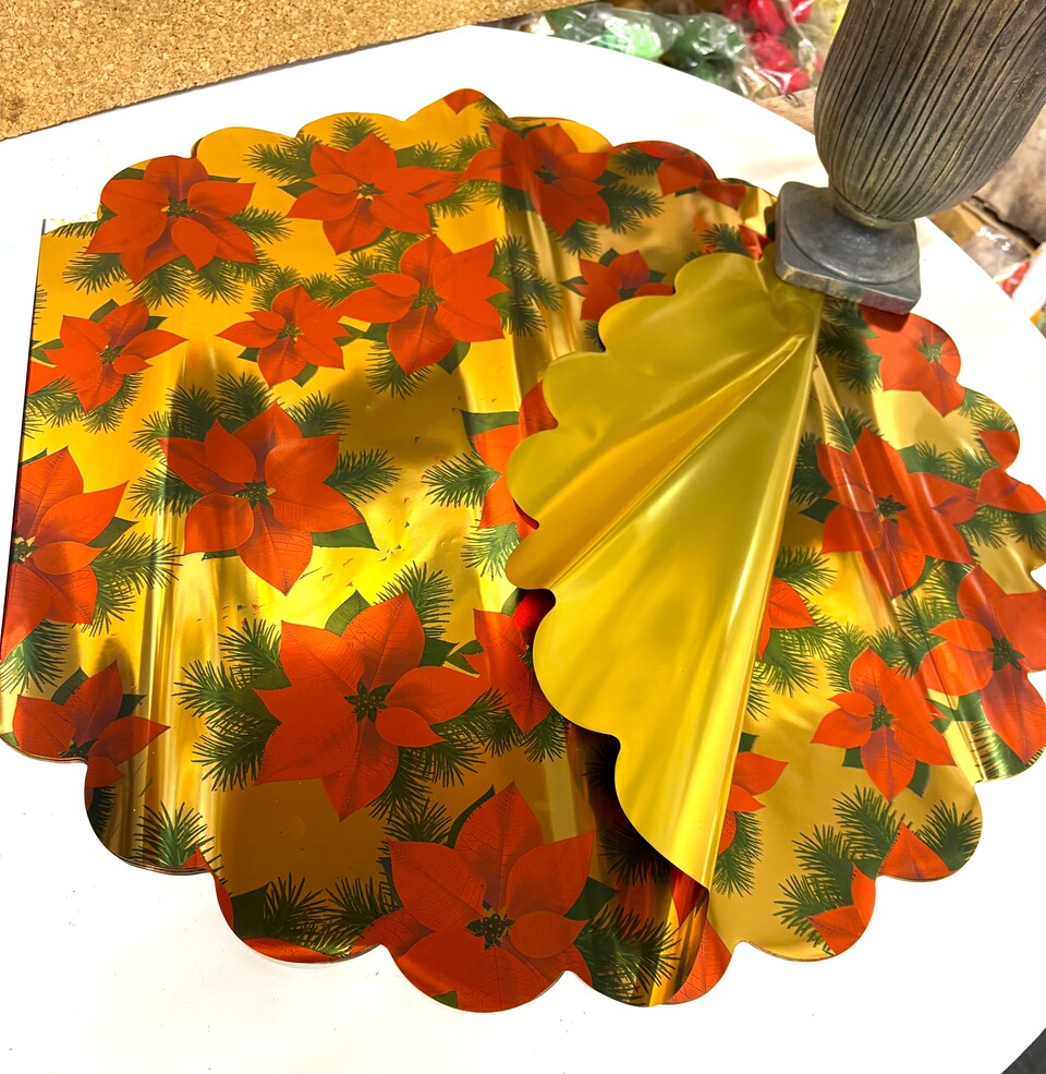 Sottovaso Smerlato Stelle xl - Sconti per Fioristi e Aziende - Conf. x 50 dm.65 Base Oro