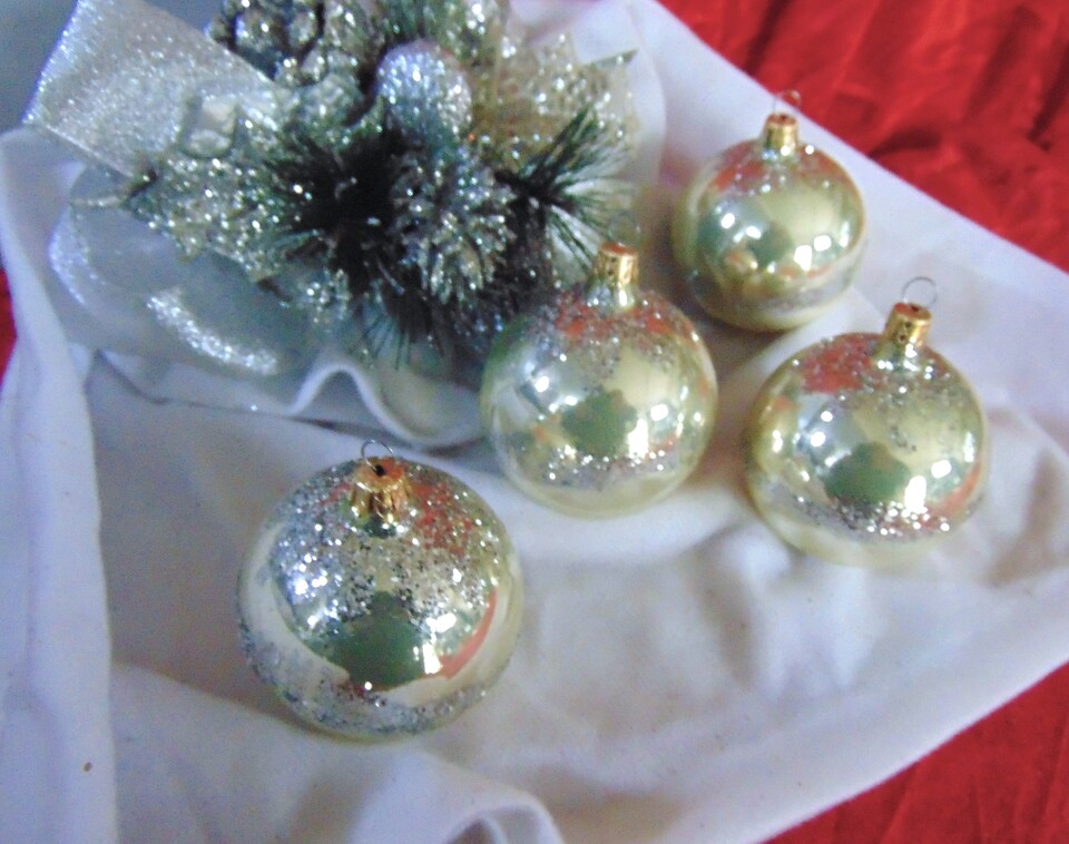 Copia di Palline in vetro dm. 4 - Sconto per Fioristi e Aziende - Iridate x 12con glitter