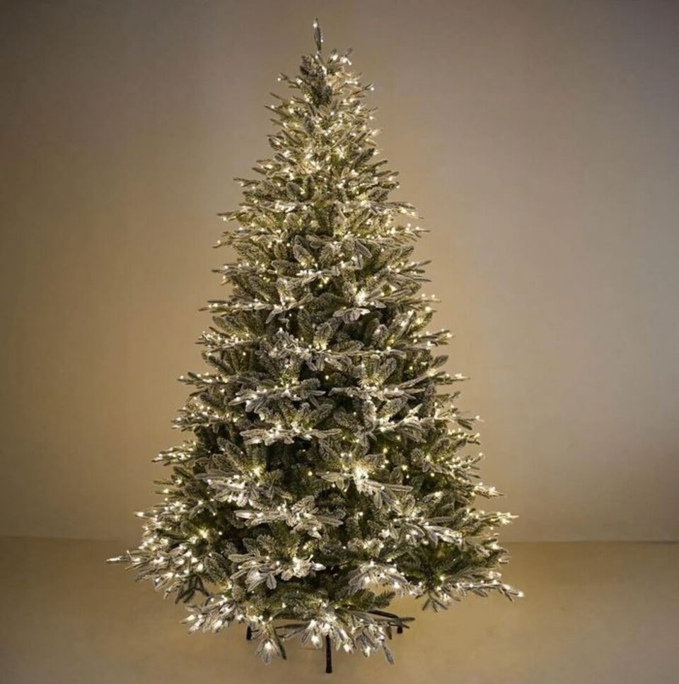 Albero Canada Lux c/Led-  Sconti per Fioristi e Aziende . - H 210/240/270/300 innevato