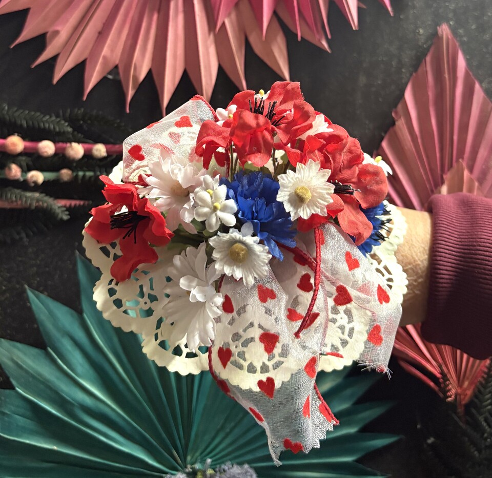 Bouquet Misto Primavera  -  Sconto per Fioristi e  Aziende - Diametro 16 cm.