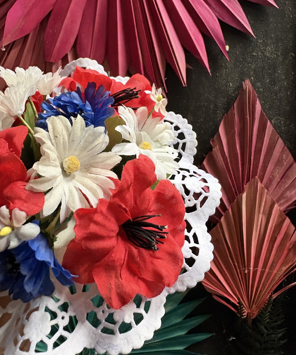 Bouquet Misto Primavera  -  Sconto per Fioristi e  Aziende - Diametro 16 cm.