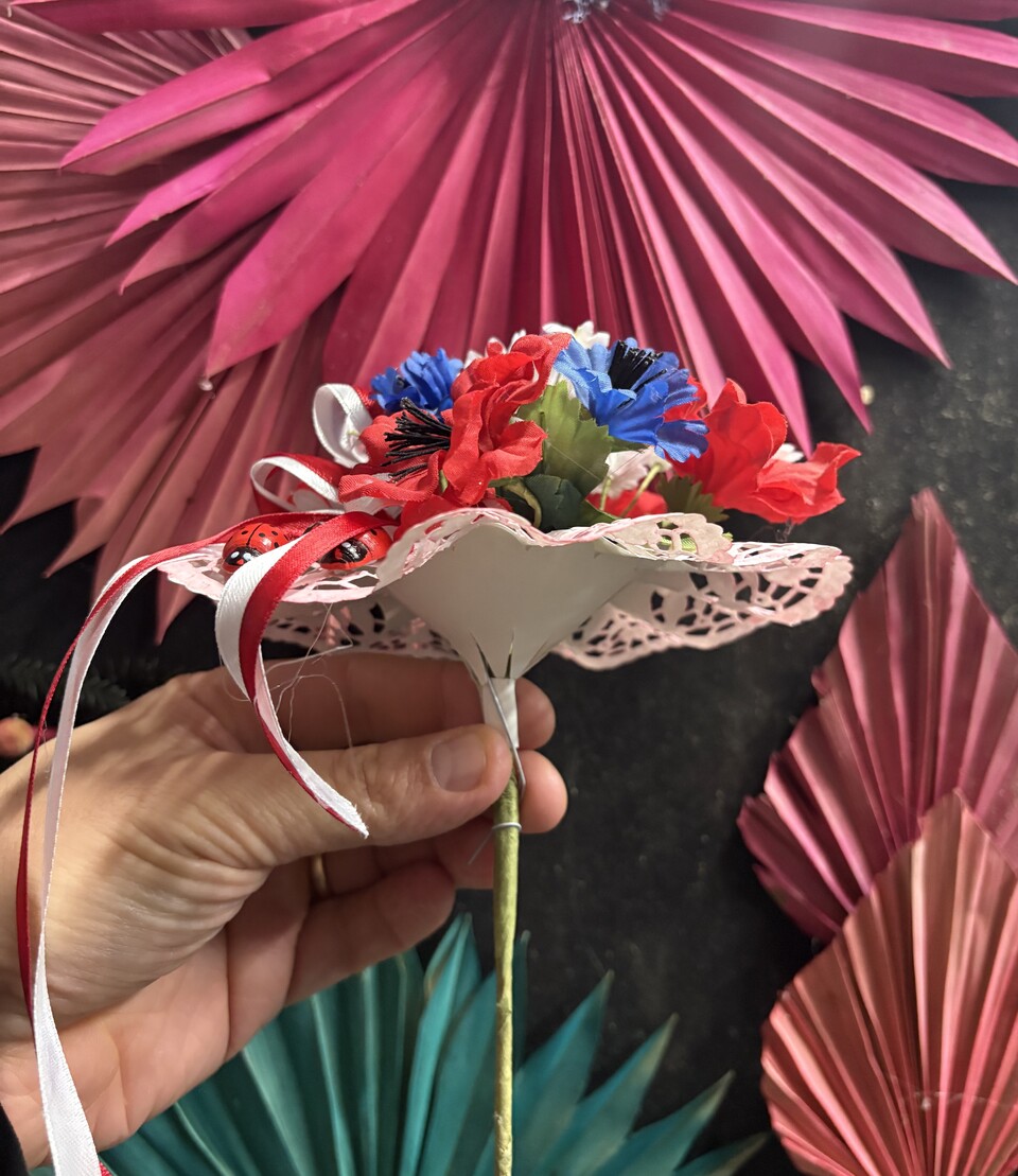 Bouquet Misto Primavera  -  Sconto per Fioristi e  Aziende - Diametro 16 cm.