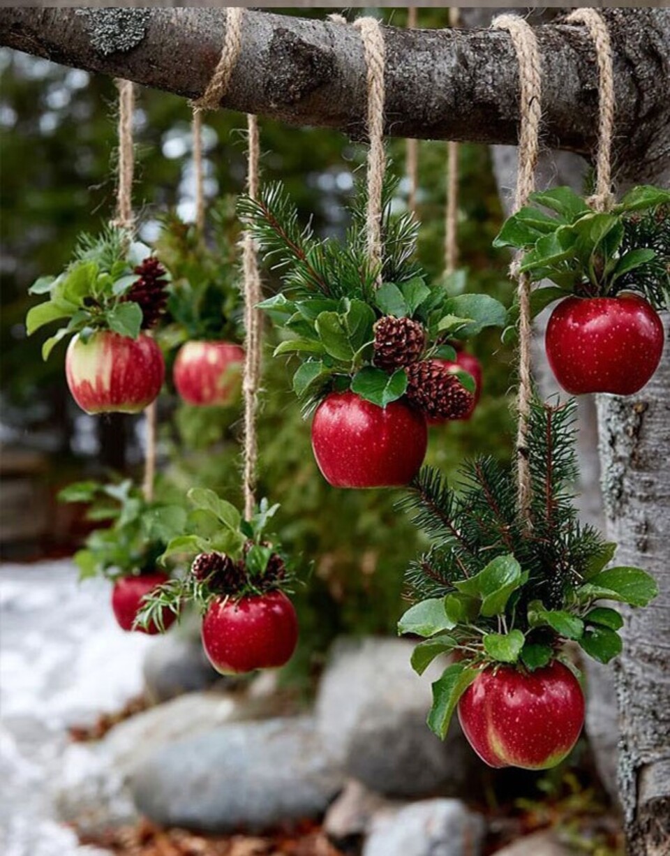 Mela rossa artificiale in plastica dm. 8 cm H 7 - Sconti per Fioristi e Aziende e Wedding .