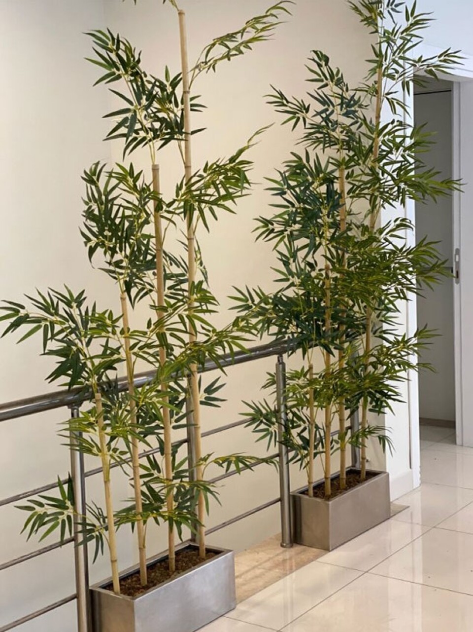 Canna di Bamboo H 270  - Sconti per Fioristi e Aziende . - Naturale con foglie Artificiali