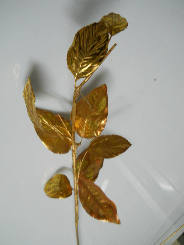 Ramo Foglie Laminate Oro cm. 87 in 2 modelli - Sconti per Fioristi e Aziende