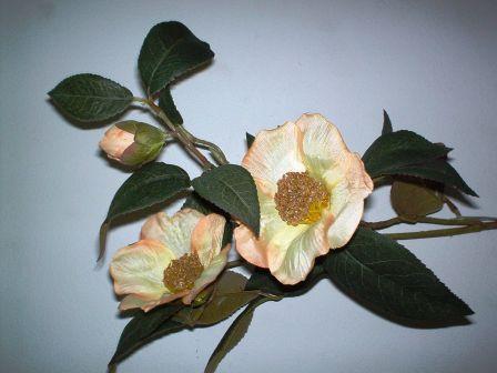 Camelia x 3 Arredo in poliester - Sconti per Fioristi e Aziende .