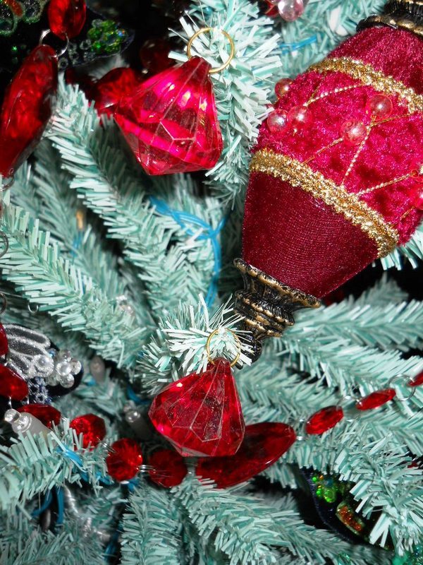 Palline x 2 in velluto rosso - Sconti per Fioristi e Aziende -  A goccia dm.8 decoro perle