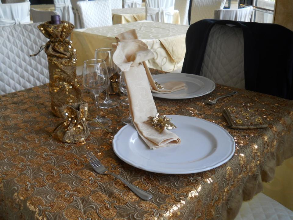Telo Paillettes Oro mt.3x 1,40  - Sconti per Fioristi e Aziende - Decoro paillettes a fiiori