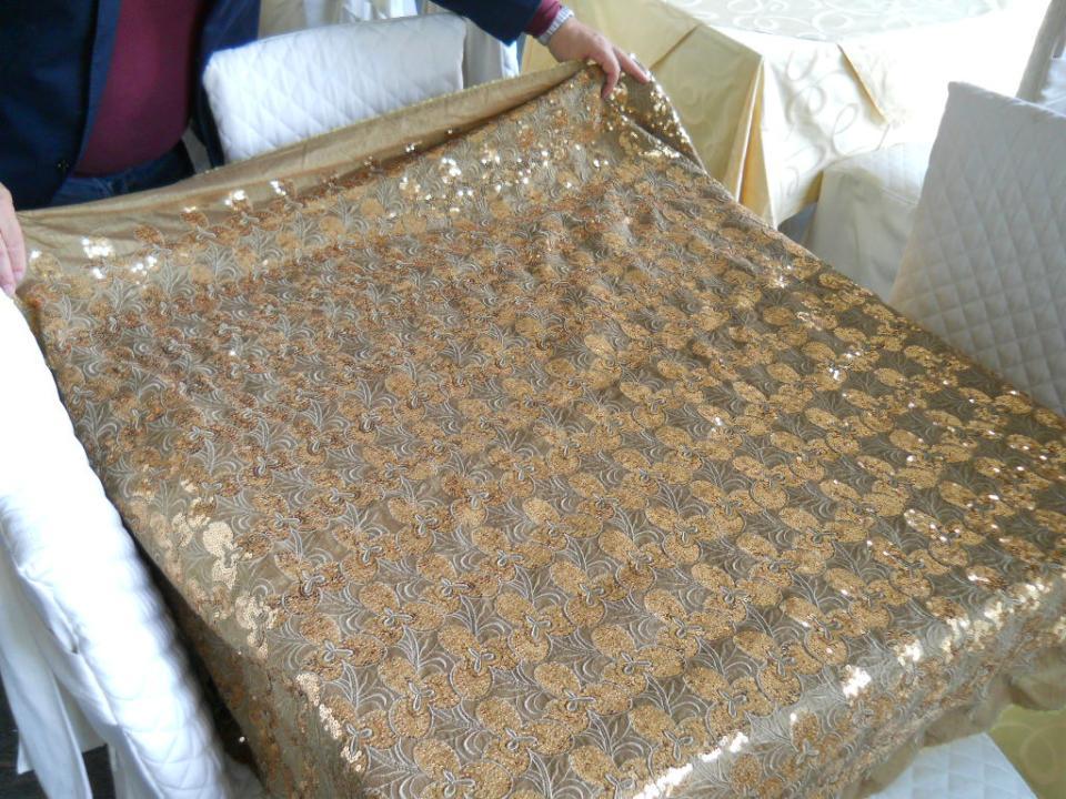 Telo Paillettes Oro mt.3x 1,40  - Sconti per Fioristi e Aziende - Decoro paillettes a fiiori