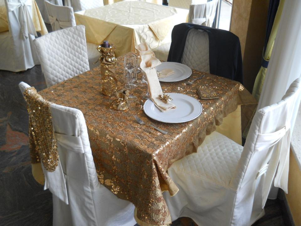 Telo Paillettes Oro mt.3x 1,40  - Sconti per Fioristi e Aziende - Decoro paillettes a fiiori