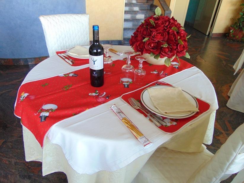 Arredo Tavola Natalizia  Rossa - Sconti per Fioristi e Aziende