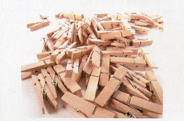 Mollette legno cm. 3,5 naturali e colorati Conf. 100 pezzi