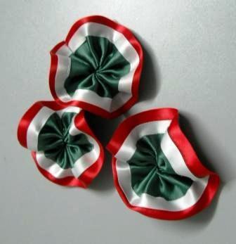 Coccarda tricolore con spilla per commemorazioni - Sconti per Fioristi e Aziende - Diametro cm. 8