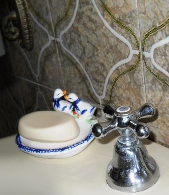 Paperine su piattino in ceramica decorata - Sconti per Fioristi e Aziende