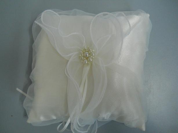 Cuscino portafedi in 2 colori - Sconti per Fioristi e Aziende - con perle