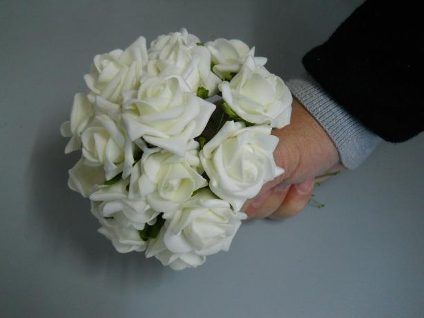 Roselline polifoam Ø 4 cm. - Sconti per Fioristi e Aziende . - Mazzo da 6 roselline
