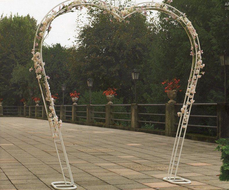 Arco a cuore in ferro bianco  - Sconti per Fioristi e Aziende . -  H 250 largo cm. 210