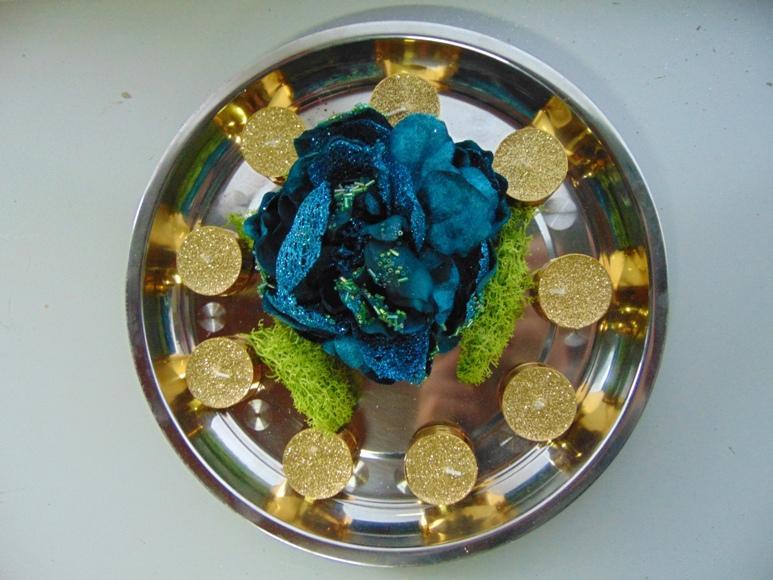 Tea light x 9 glitterati oro - Sconti per Fioristi e Aziende - H 1,5 dm. 3,7