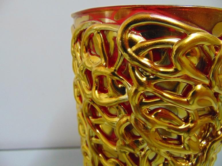 Vaso Vetro Rosso Decoro Oro  - Sconti per Fioristi e Aziende - alto cm. 20 dm. 10