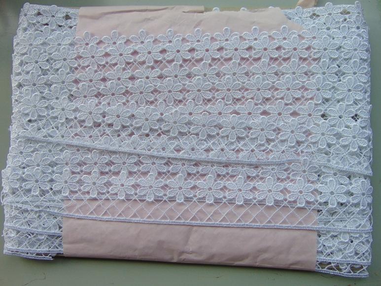 Merletto cotone daisy al metro in due colori - Sconti per Fioristi e Aziende