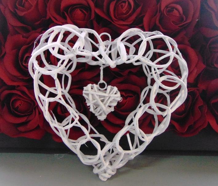 Cuore in vimini traforato in 2 misure Articolo per San Valentino - Sconti per Fioristi e Aziende