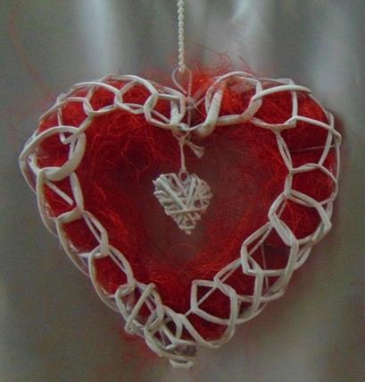 Cuore in vimini traforato in 2 misure Articolo per San Valentino - Sconti per Fioristi e Aziende