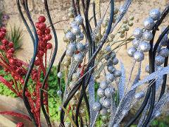 Ramo bacche e foglie glitterate x 5 H 170 - Sconti per fioristi e Aziende Fiorissima Sel. Glitterato