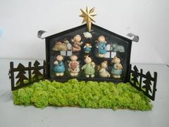 Presepe con 11 soggetti  - Sconti per Fioristi e Aziende  - Con capanna metal