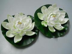 Fiore di loto artificiale dm. 20 - Sconti per Fioristi e Aziende - Su foglia