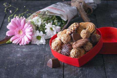 Scatola Cuore con cuori laccati in 2 misure - Sconti per Fioristi e Aziende