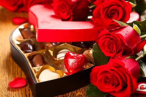 Scatola Cuore con cuori laccati in 2 misure - Sconti per Fioristi e Aziende