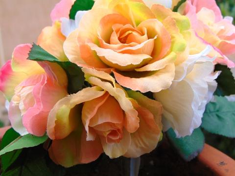Rosa Open Bush x 15 Artificiale in poliestere - Sconti per Fioristi e Aziende