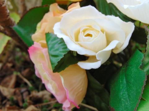 Rosa Open Bush x 15 Artificiale in poliestere - Sconti per Fioristi e Aziende