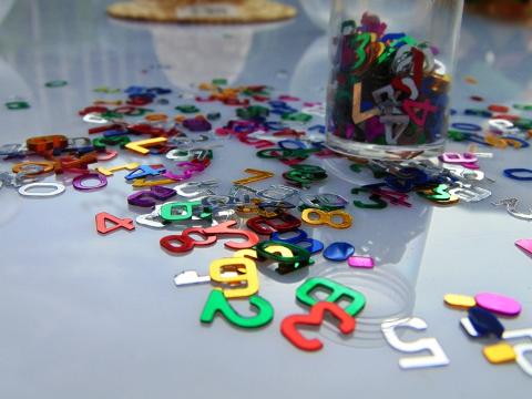 Numeri e Lettere fustellati alte cm. 5  - Sconti per Fioristi e Aziende