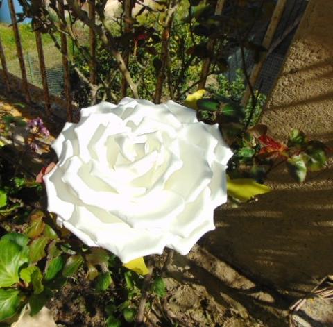 Rosa Gigante dm. 25 in polifoam con stelo - Sconti per Fioristi e Aziende