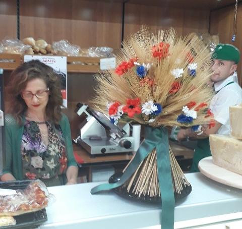 Mazzo legato con Spighe di Grano, Papaveri e Fiordalisi H 45 dm. 40 - Sconti per Fioristi e Aziende