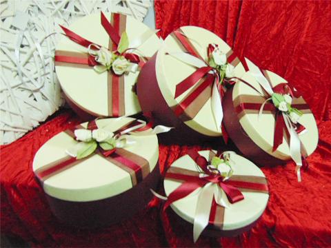 Cappelliere Tonde x 5 Rosso decorate con fiori - Sconti per Fioristi e Aziende