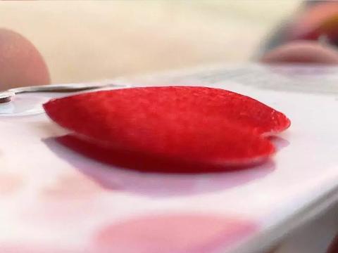 Cuoricini in raso rosso in due modelli - Sconti per Fioristi e Aziende
