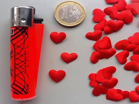Cuoricini in raso rosso in due modelli - Sconti per Fioristi e Aziende