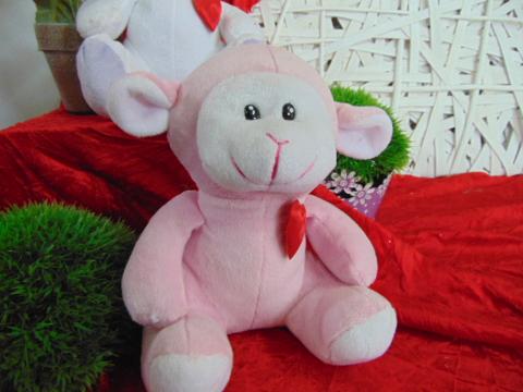 Peluche Pecorella H 25 con cuore adatto per S.Valentino - Sconti per Fioristi e Aziende