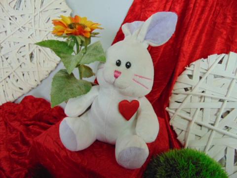 Peluche coniglio H 25  con cuore adatto per S.Valentino - Sconti per Fioristi e Aziende