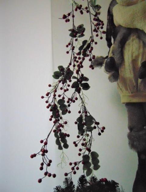 Bacche Rosse cm. 118 con 14 tralci e foglie - Sconti per Fioristi e Aziende e Wedding