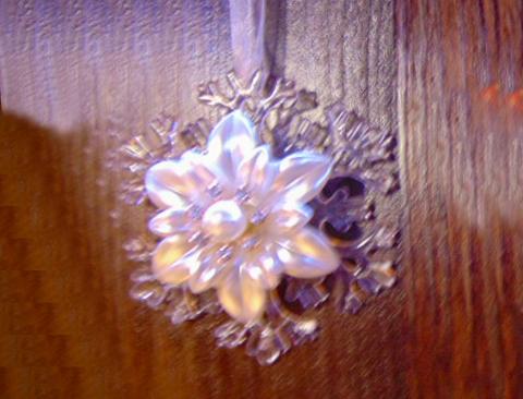 Pendenti fiocco di neve cm.18 trasparente con fiore argento Sconti per Fioristi e Aziende