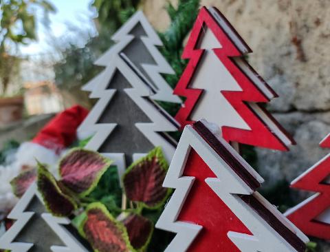 Albero di Natale in legno H 45 steccato Sconti per Fioristi, Wedding e Aziende