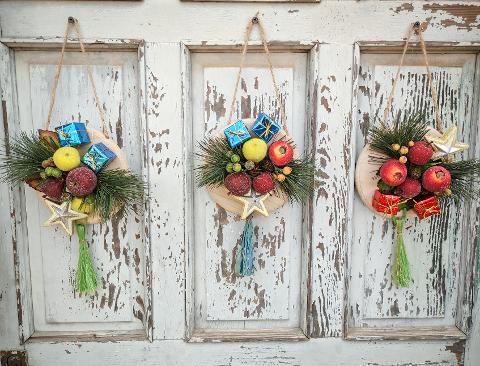 Decoro  frutta zuccherata - Sconti per Fioristi e Aziende - H 30 Su base legno dm. 18